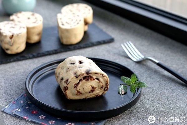 红豆别做豆沙了，加点面粉一卷一蒸，1周早餐搞定，好吃省事儿