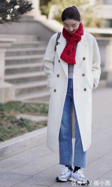 牛仔 阔腿裤out了,今年流行“直筒裤”,搭配短靴、高跟鞋时髦度飙升