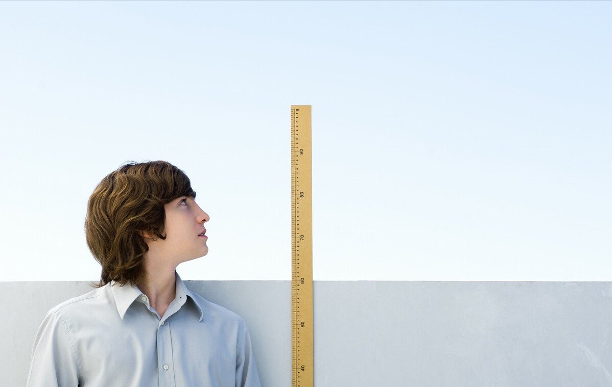 信号|中学生身体的四个信号，暗示其身高发育异常，小心错过“猛长期”