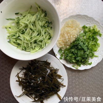 做法|这是夏天必须要吃的鸡丝凉面最正宗的做法，好吃到爆