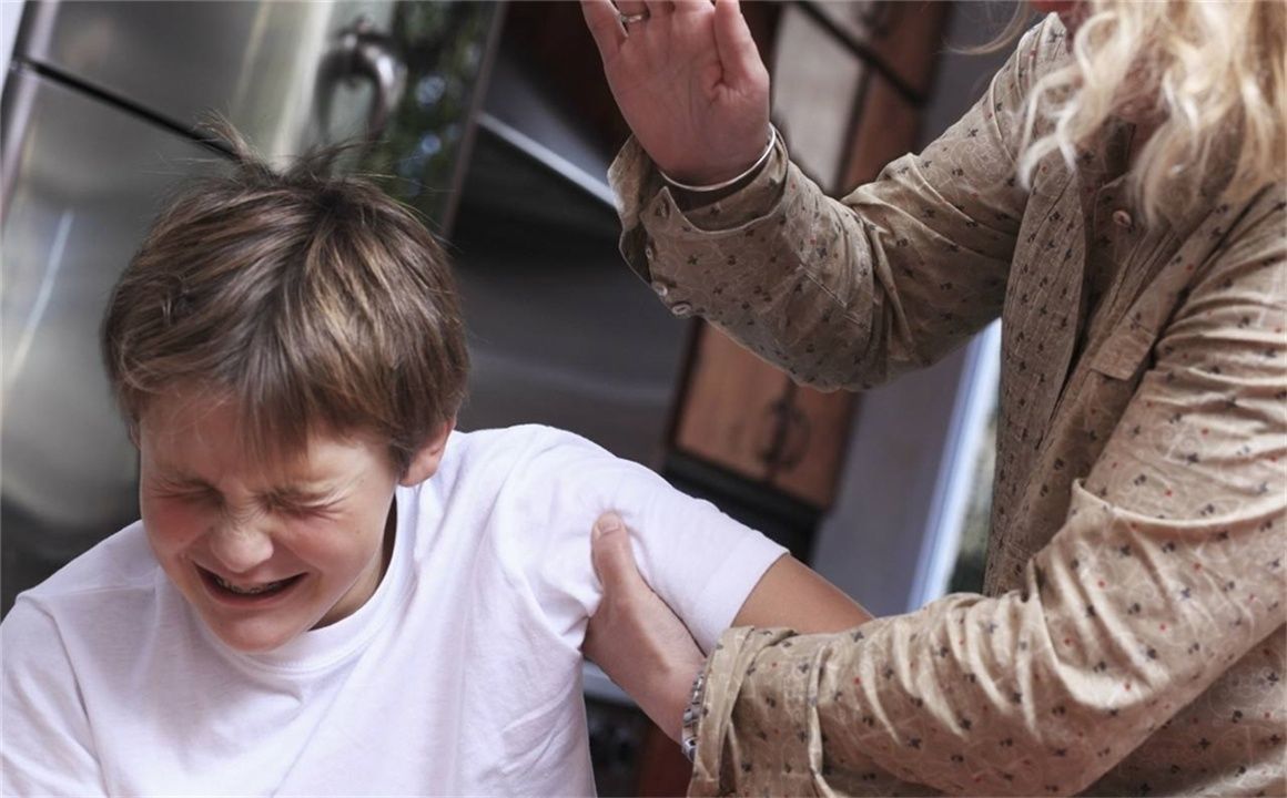 父母|6岁孩子从家里偷了100块,妈妈用了一句话,孩子从此再没偷过