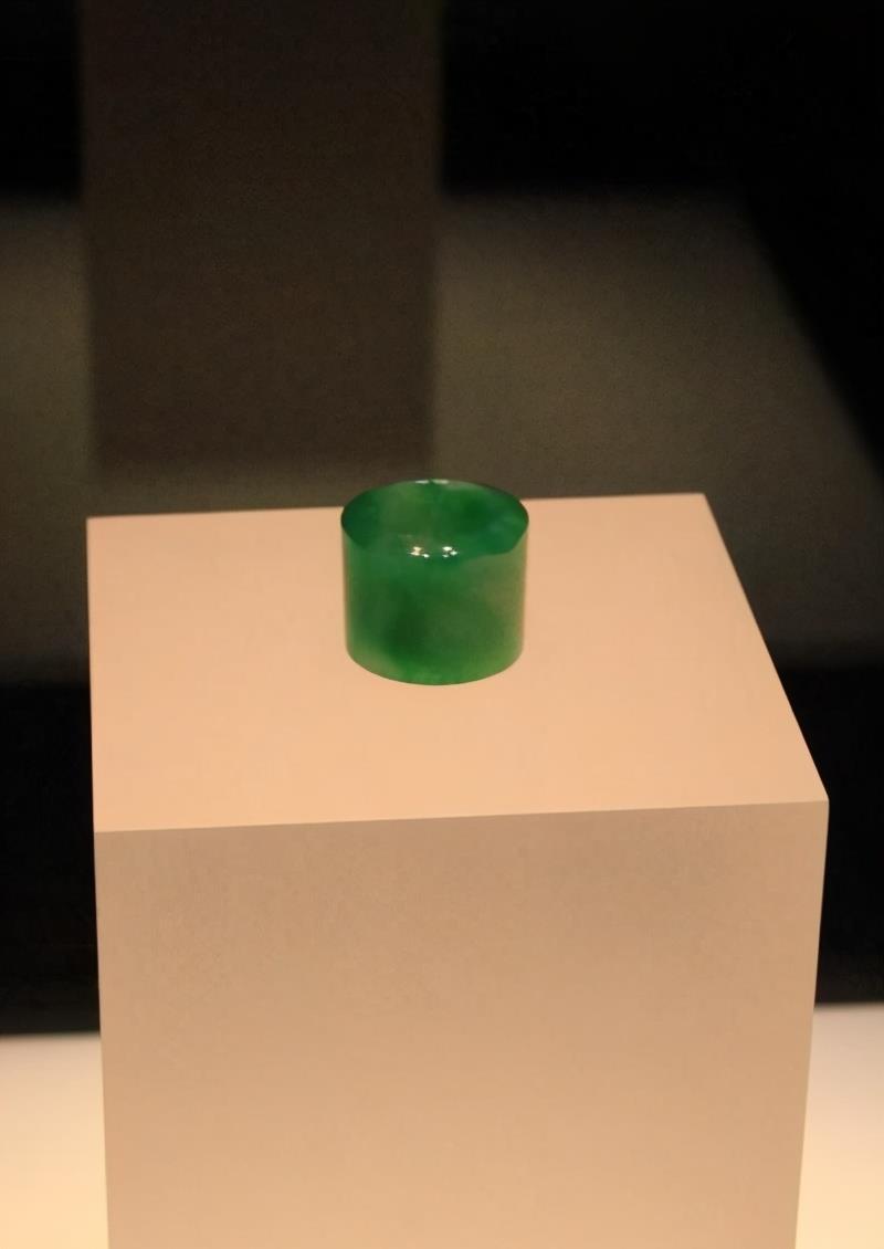 红卫兵|因为慈禧,李莲英的翡翠扳指,现在已暴涨到了2亿!