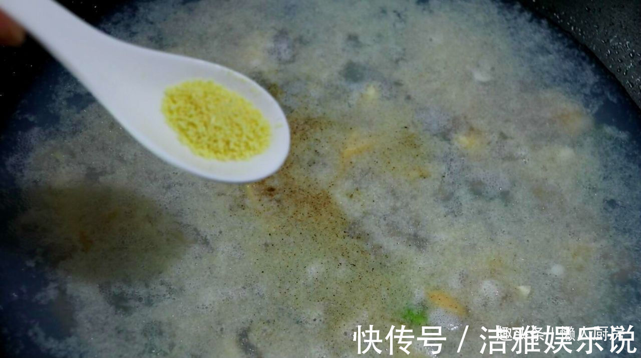 肉嫩|蛏子别只会炒着吃，教你做一碗蛏子汤，鲜中带香，肉嫩不老