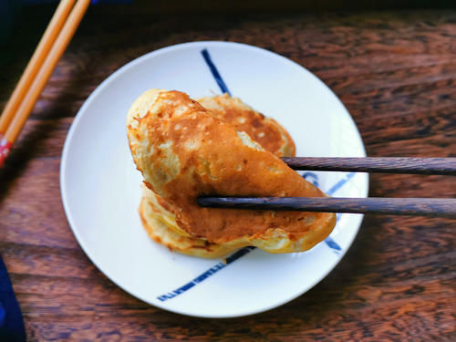 香蕉鸡蛋饼|随手做的早餐饼，火了朋友圈，网友：香甜软糯又好吃，关键是简单