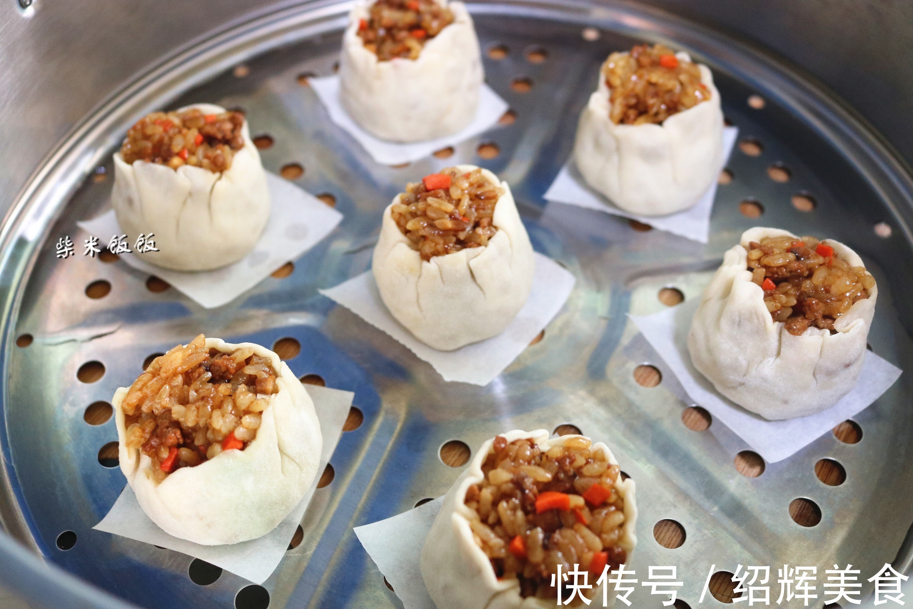 小丁|我家吃烧麦从不买,这做法简单,捏一捏10分钟出锅,4个不够吃