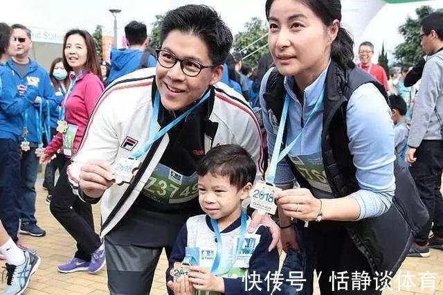 孩子们|老师要求上传孩子学习照片,家长群却集体“炫富”,太有心机了