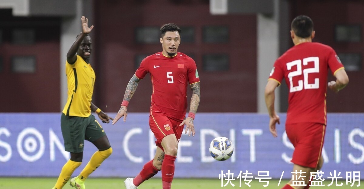 国足|2选1!名嘴詹俊为国足准备2套阵型,阿兰终获重用,首战4主力遭弃!