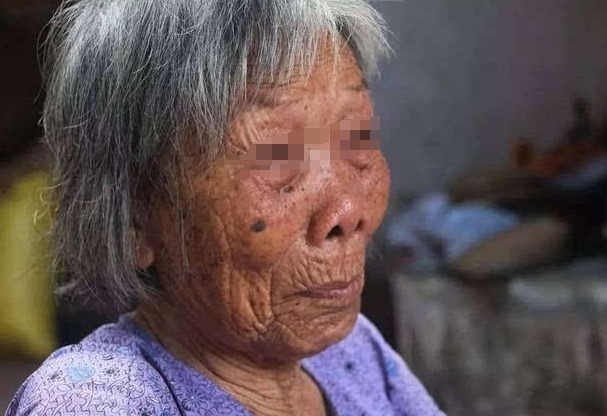 父母|奶奶忍痛拔下宝宝呼吸器,父母悲痛欲绝,接下来场景连医生都蒙了