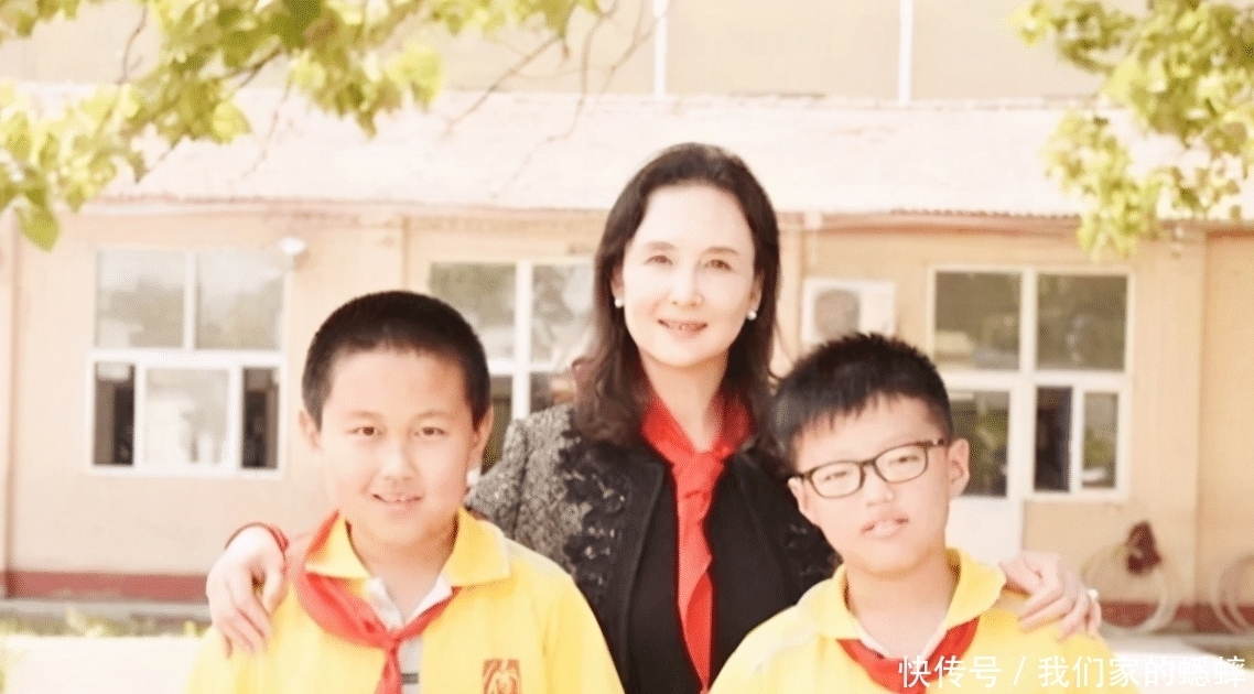  小学|她一生只演了一部戏，退圈后成为商业女强人，捐出百所希望小学
