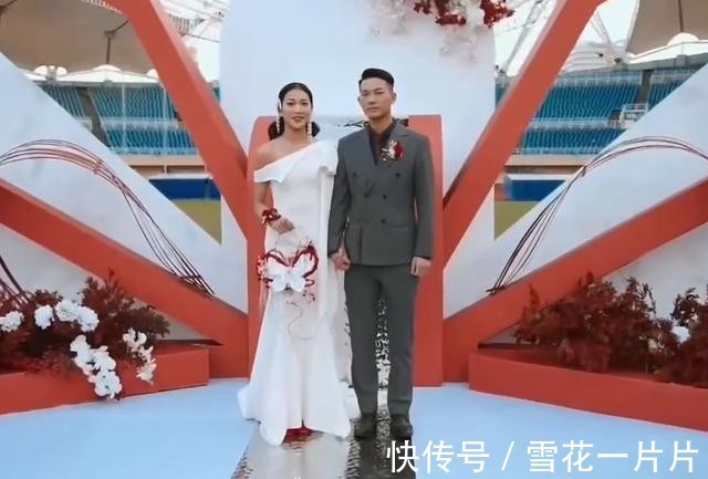 长跑|田径女神王春雨大婚！26岁事业爱情双丰收，新郎高大帅气又浪漫