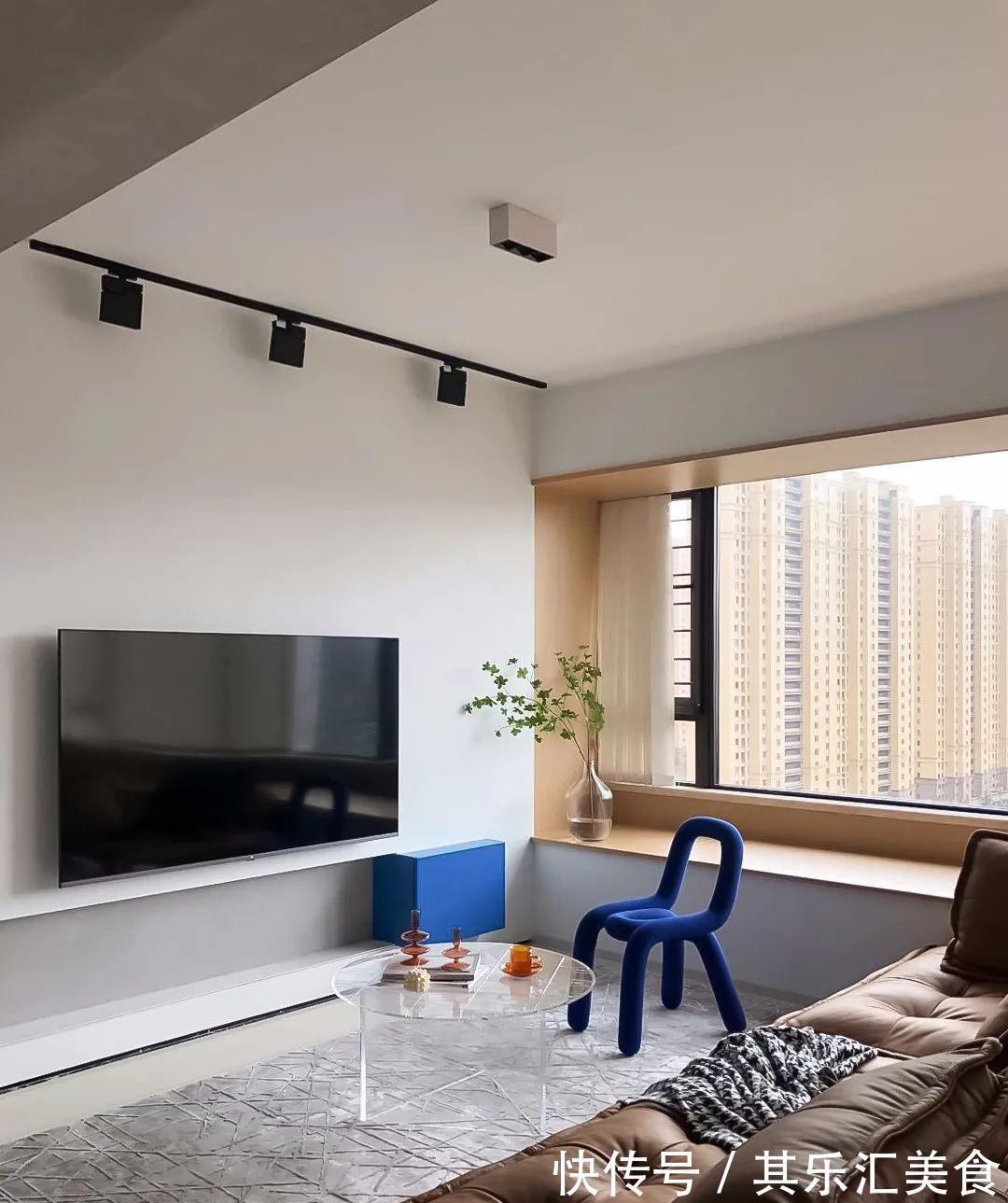 床头|110㎡精装房改造,颜色点缀空间,打造出浓浓的艺术气息!