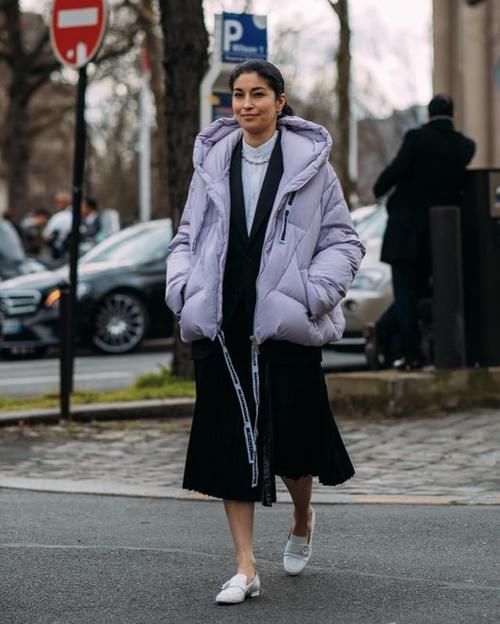 春天要选的第一件衣服，不妨从外套入手，20款街拍单品很精彩