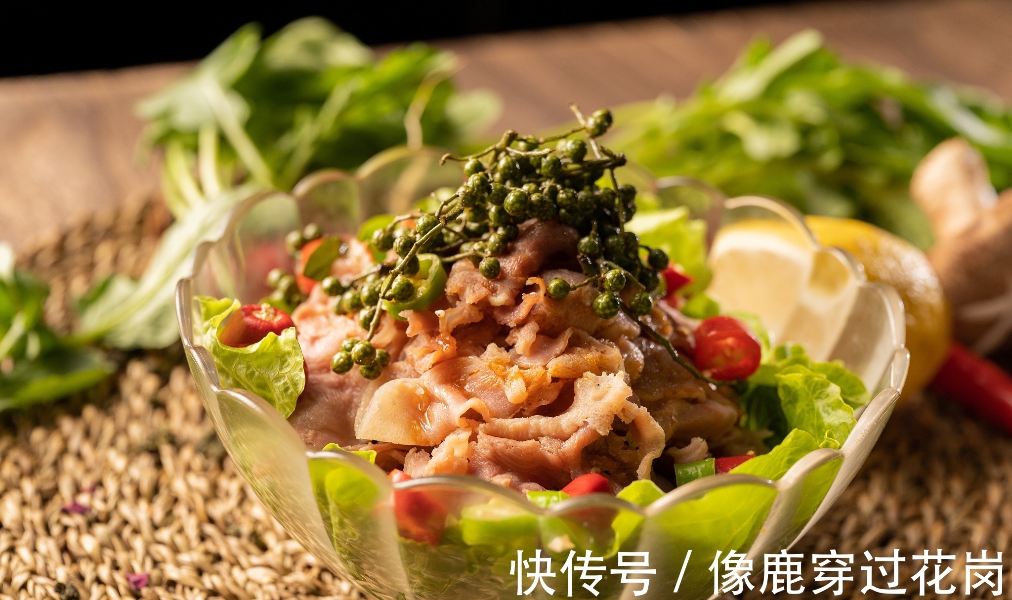 左思$这是一首描写童年乐趣的诗,您有过这样的童年吗