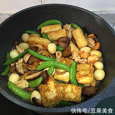 八珍豆腐煲|懒人最爱的八珍豆腐煲，因为它我都爱上做饭了