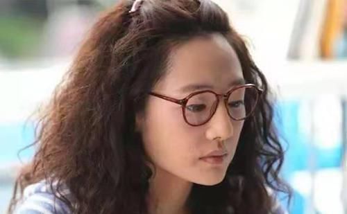 邋遢|直男眼中“巨丑”的3种发型,女生自以为很时髦,其实俗气又邋遢