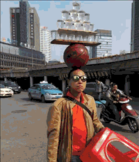 |搞笑GIF趣图:妹子,下次骑车不要甩头发了!