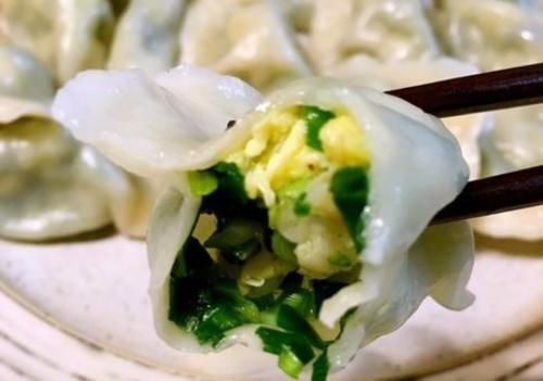 韭菜鸡蛋馅饺子|调韭菜鸡蛋馅，放调料有讲究，牢记“3放2不放”，韭菜鲜香味足