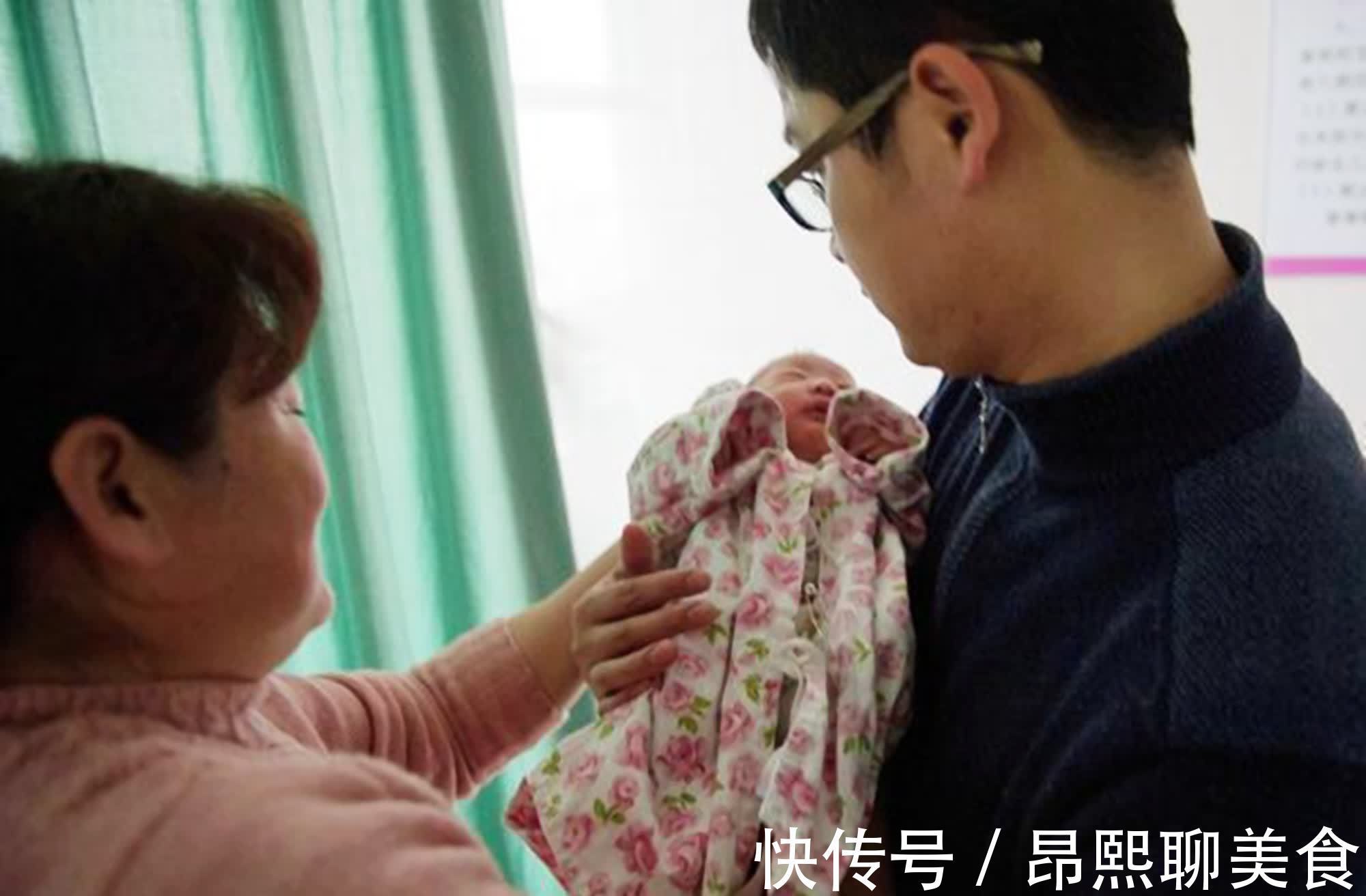 小雯|抱着睡、放下醒的“睡渣”宝宝,你家有同款吗?这几招或许有效