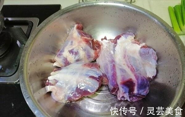 营养师随身查|夏天遇到“它”就不用犹豫了，钙是牛奶的6倍，一买就是三四斤！
