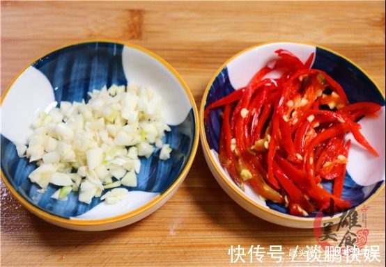 诀窍|炒酸辣土豆丝，最忌直接下锅了，饭店大厨教你诀窍，好吃又爽脆！