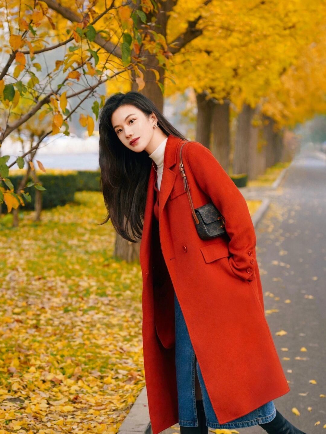 博主|基础色大衣太单调？分享4个流行色的搭配，穿上让你美美地过冬天