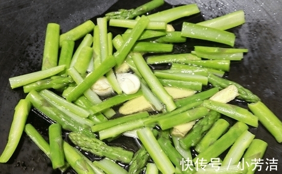 鹌鹑蛋|这道菜我家孩子最爱吃，加快大脑发育，提高免疫力，比喝牛奶强