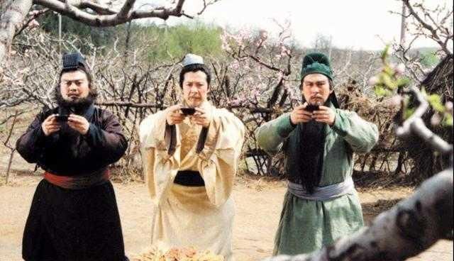 错误|央版《三国》并非完美无缺,其中这些历史错误,犯得太不应该了