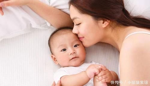 宝宝在这个月龄内就会喊妈妈，说明大脑发育得比同龄宝宝还要好