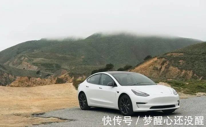 算力|特斯拉发布史上最快计算机,还有个神秘机器人,真钢铁侠要来了?