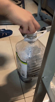 |搞笑笑话，动图：杆一沉，就知道是条大鱼！