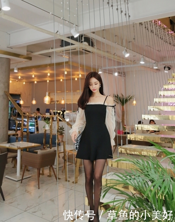 私房真正:女神孙允珠清纯蝉翼薄肤丝滑鹅绒背带裙性感时尚