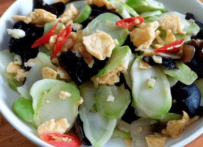 冬天要多吃此菜，铁是芹菜20倍，常吃补血养颜通便，脸色红润