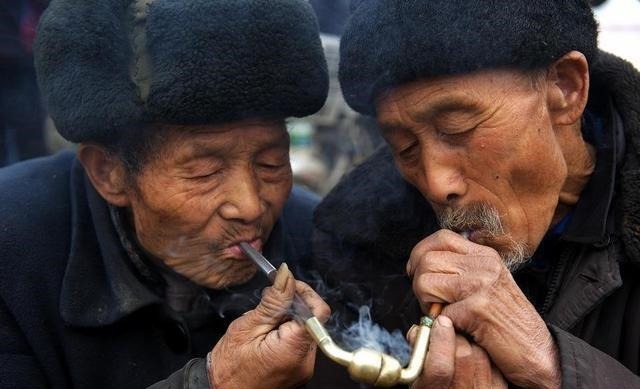 健康|人过六十,守住“3件事”,不做“2件事”,身体健康易长寿