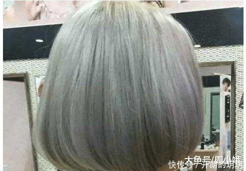 时尚|女子追求时尚染了一头“奶奶灰”,刚没过几天,真的成老奶奶了