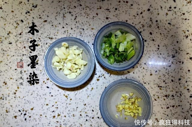  最近，我家迷上这道菜，8元炒一大盘全家人吃开心，味真鲜