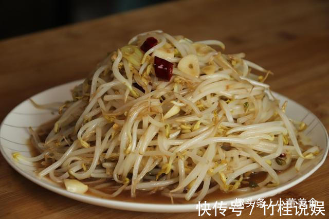 炒豆芽时,有人焯水有人直接炒,做错这一步,豆芽不脆不爽口