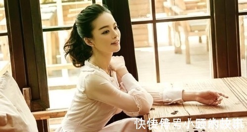 浅秋$眸前风劲飞花扫,眼底寒霜乱绪扬;浅秋诗九首,玉黛留青几缕香