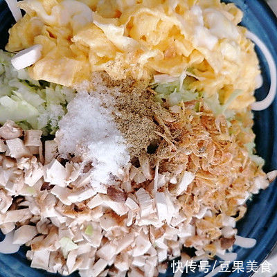 把全家人征服的包菜素馅馅饼，好吃到过分