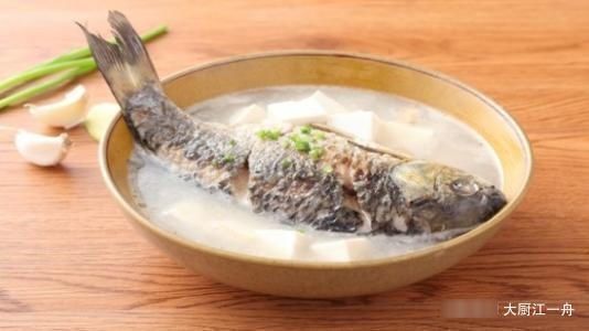 饭店的鲫鱼汤为啥好喝原来多做了这几步,怪不得汤白肉鲜又好喝