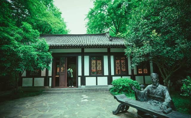 成千上万|峡谷流泉,崖壁盘石,印证了唐宋阶段成千上万大文豪的豪情壮志