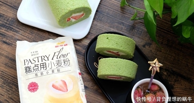 五个鸡蛋一把菠菜,再加二两面粉,做成健康无添加的蛋糕卷,好吃