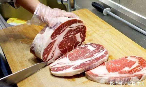 同样一块牛排，西方厨师尝一口试味道，为何看不出有吃过的痕迹