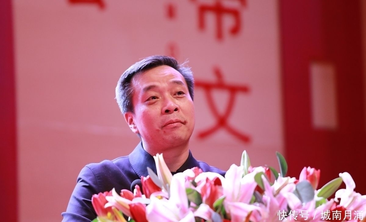 胡适@胡适:《蝶恋花·答李淑一》没一句通的,伟人:不可改