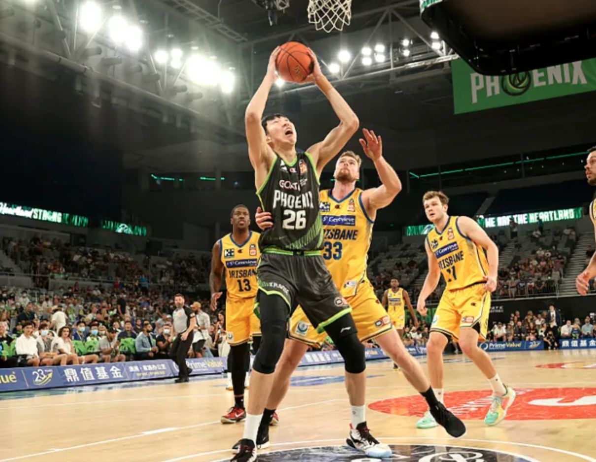 nbl|高开低走被一新援挤压,周琦NBL联赛陷入瓶颈,重返NBA真没戏了?