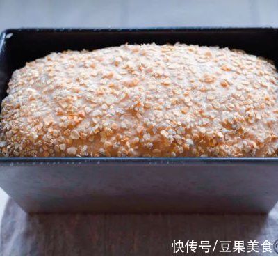 餐厅必点的蜂蜜全麦面包,在家也能做