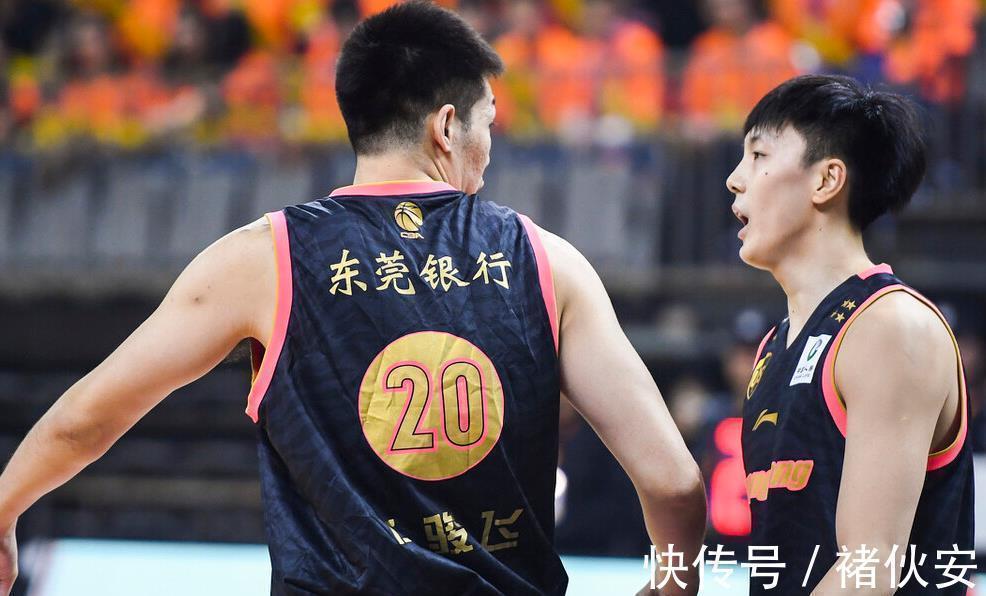 郭艾伦|胡明轩被追加批评,不让参赛+扣除100万奖金,要向郭艾伦看齐了