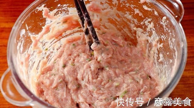 包子|遇到此馅儿别手软,咬一口,流出满满的汤汁,学会可以开包子店了