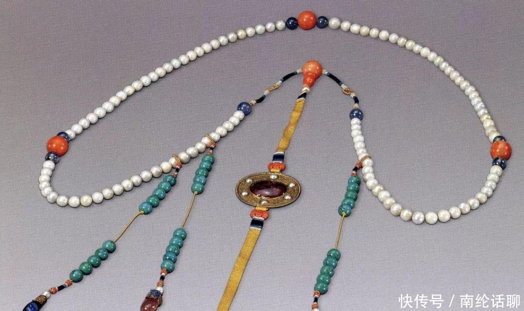 朝珠|清代玉器欣赏——朝珠,翎管