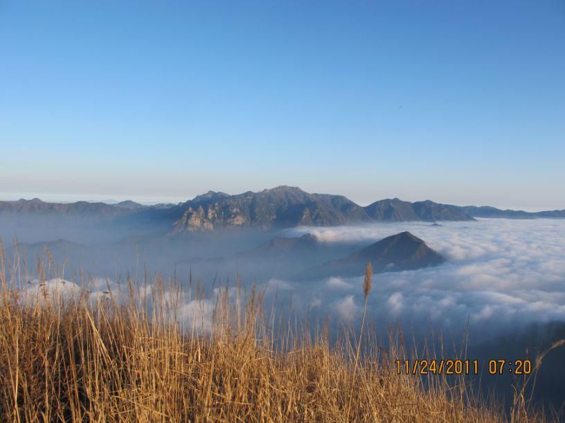 登顶|11.15 登顶搁船尖，看秋色“小武功山”，赏金色高山草甸