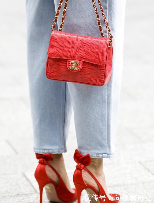 彩色 高跟鞋还是得穿彩色的,不仅显嫩还酷炫,看着就贵多了